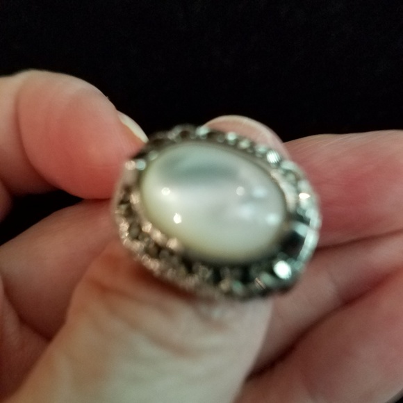925 Mother of Pearl ring oval shape lovely setting - Picture 4 of 4